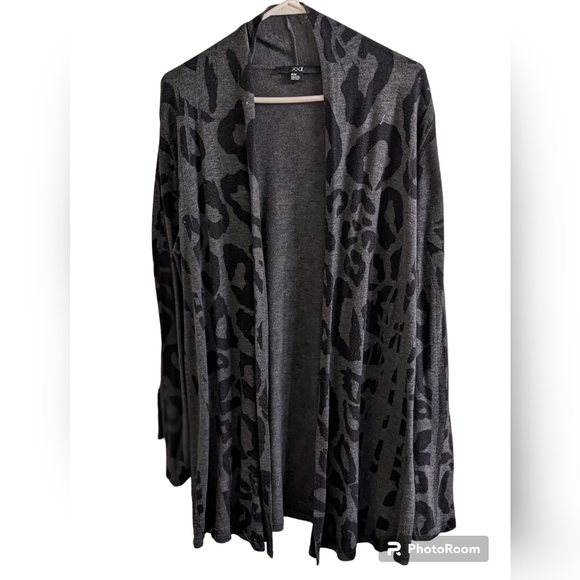 Leopard Pullover Sweater - Picture 1 of 4